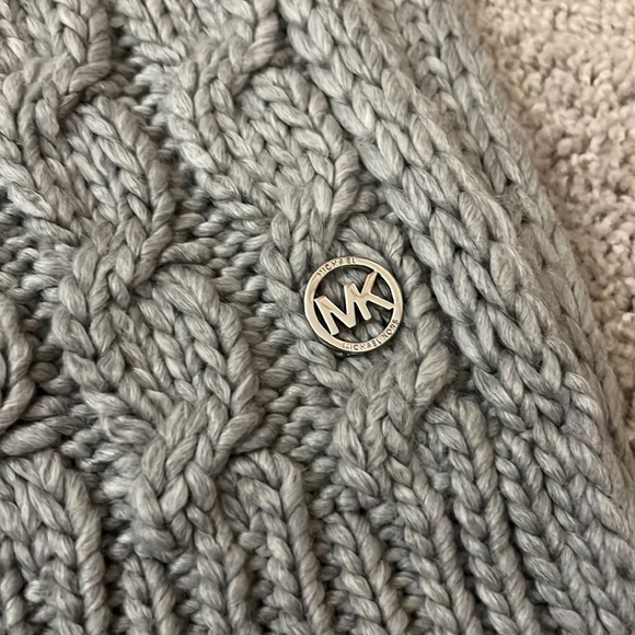 Michael Kors Knit Scarf - Picture 2 of 4